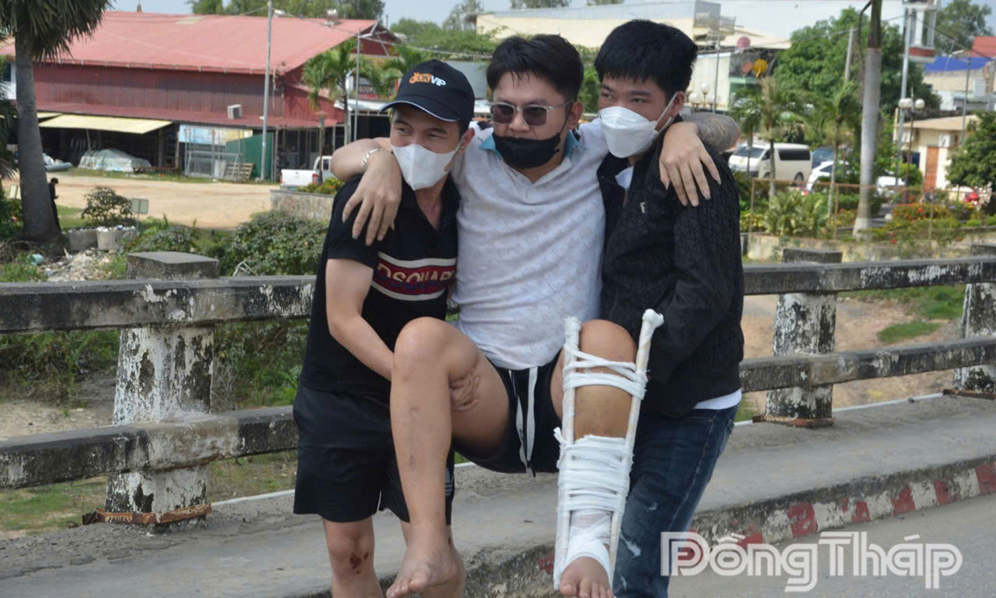 Trở về không lành lặn của 1 công dân được trao trả.