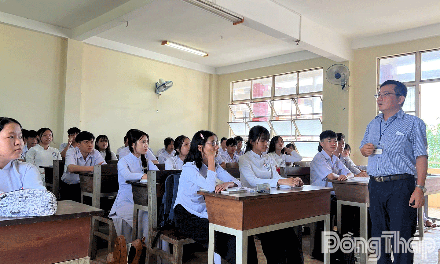 Buổi học của thầy và trò Trường THPT Trần Hưng Đạo. 