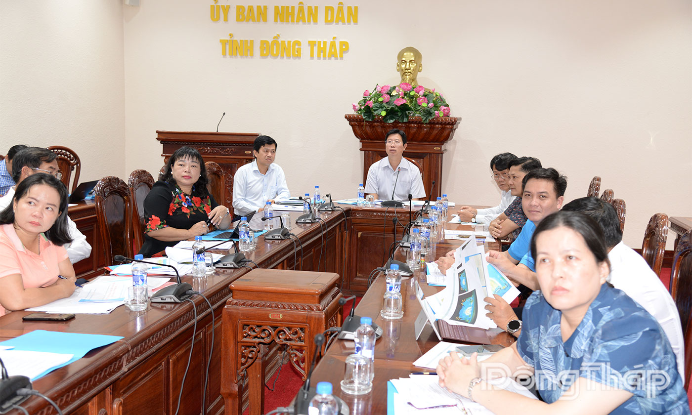 Quang cảnh cuộc họp.