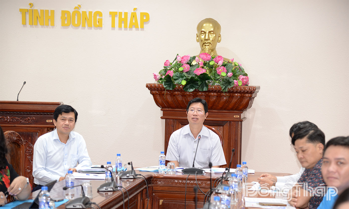 Đồng chí Huỳnh Minh Tuấn phát biểu kết luận cuộc họp.