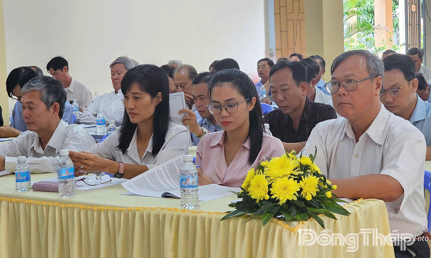 Đại biểu dự hội nghị.