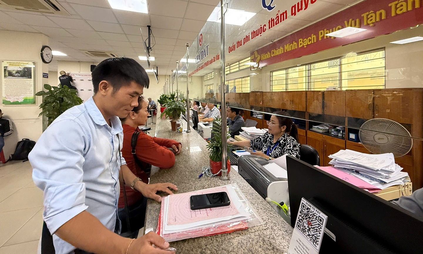 Các ý kiến góp ý nhấn mạnh vai trò của một Nhà nước pháp quyền hiện đại, liêm chính, phục vụ nhân dân và kiến tạo phát triển.