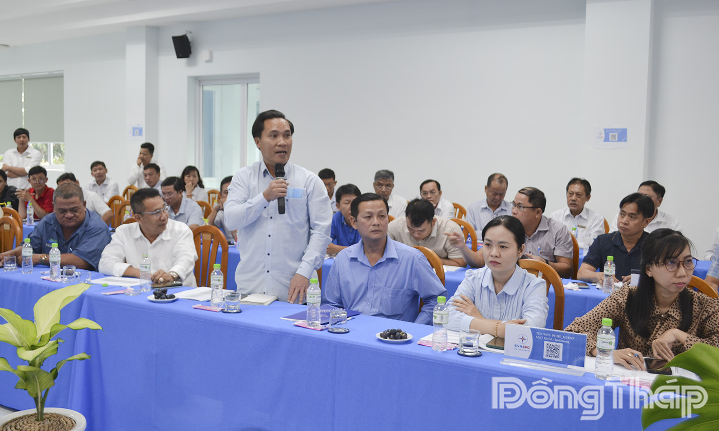 Đại diện khách hàng tham dự phát biểu tại hội nghị.