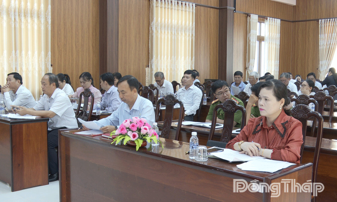 Đại biểu tham dự hội nghị.