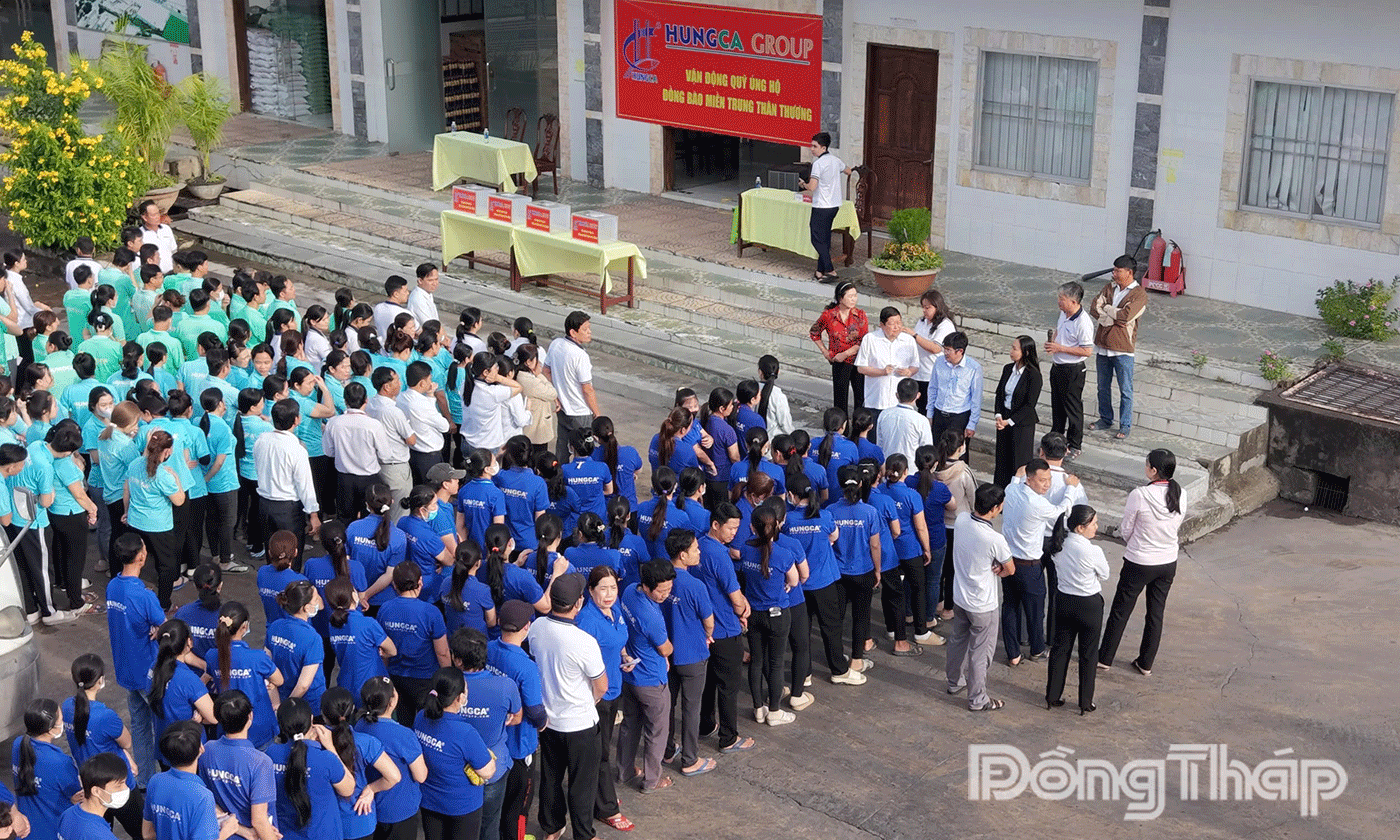 Sáng 28-11, Hùng Cá Group đã tổ chức vận động ủng hộ quỹ hỗ trợ đồng bào miền Trung thân thương.
