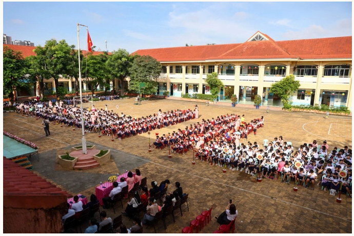Lễ khai giảng tại trường tiểu học Bùi Văn Mới, phường Phước Long, TP HCM năm học 2025. Ảnh: Quỳnh Trần