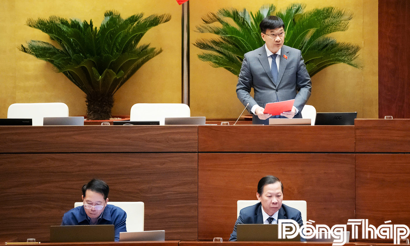 Phó Chủ tịch Quốc hội Vũ Hồng Thanh điều hành Phiên thảo luận